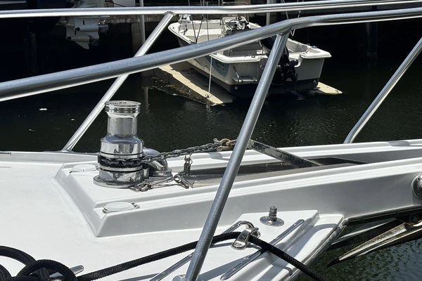 2005 Hatteras 50