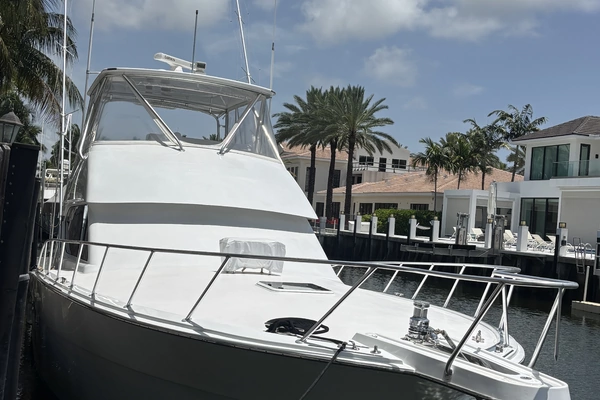 2005 Hatteras 50