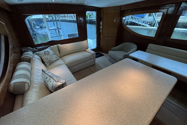 2005 Hatteras 50