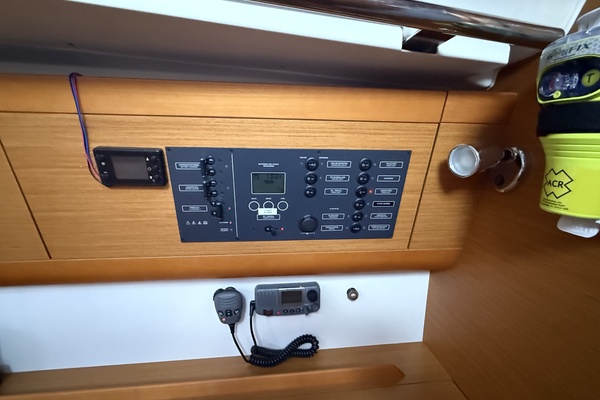 La Mer 35ft Beneteau Yacht For Sale