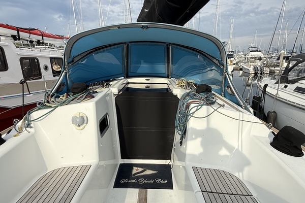 La Mer 35ft Beneteau Yacht For Sale