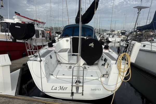 La Mer 35ft Beneteau Yacht For Sale