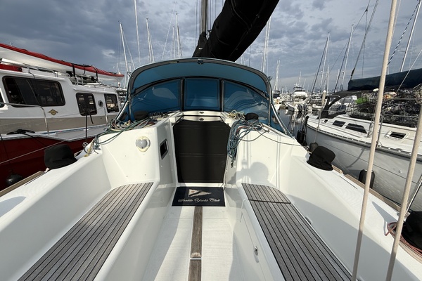 La Mer 35ft Beneteau Yacht For Sale