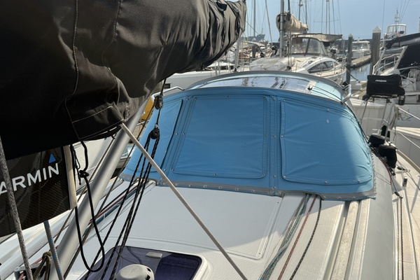 La Mer 35ft Beneteau Yacht For Sale