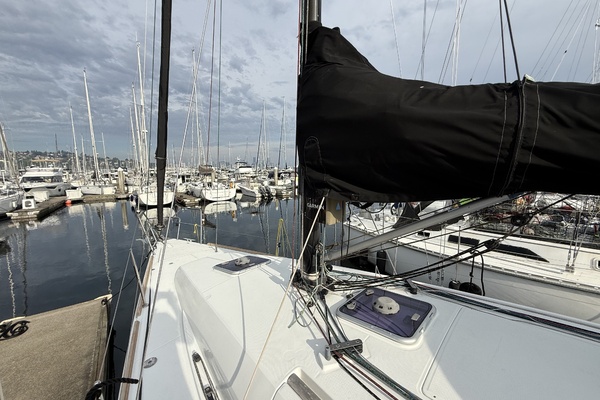 La Mer 35ft Beneteau Yacht For Sale