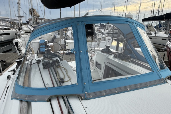 La Mer 35ft Beneteau Yacht For Sale