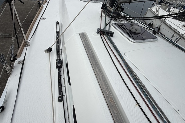 La Mer 35ft Beneteau Yacht For Sale