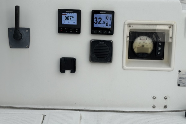 La Mer 35ft Beneteau Yacht For Sale