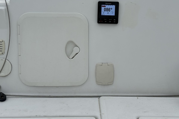 La Mer 35ft Beneteau Yacht For Sale