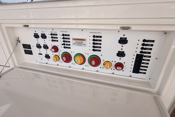 PLANKTON 52ft Riviera Yacht For Sale