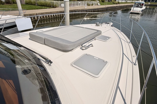 PLANKTON 52ft Riviera Yacht For Sale