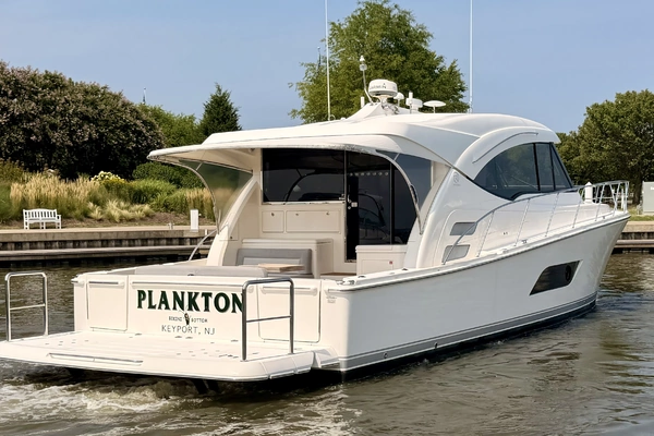 2017 Riviera 52