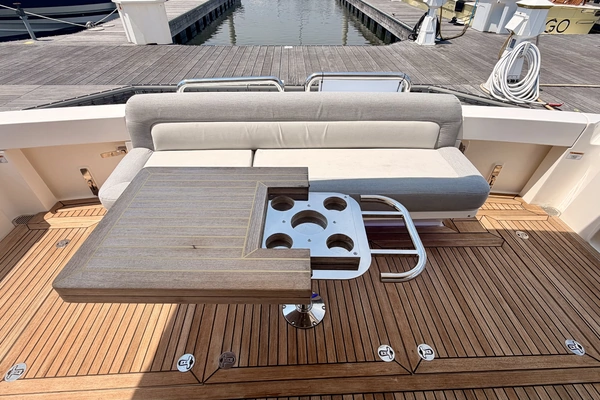 2017 Riviera 52