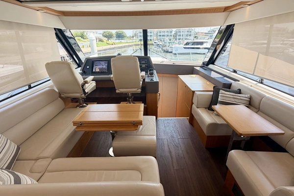 2017 Riviera 52