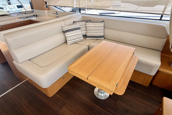 2017 Riviera 52