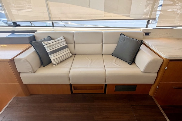2017 Riviera 52