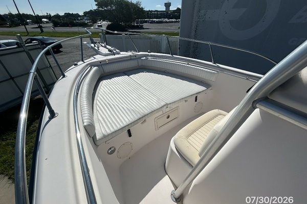 22' Grady-White foredeck2