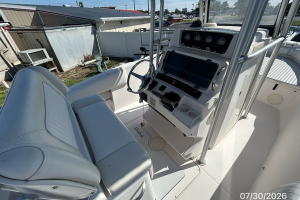 22' Grady-White helm1