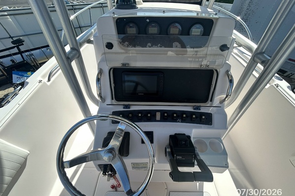 22' Grady-White helm3