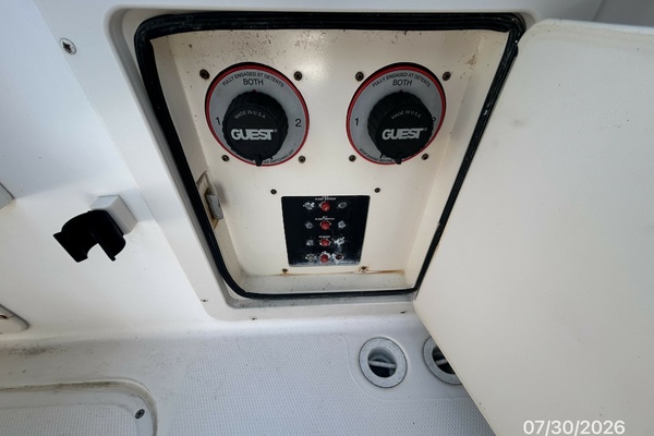 22' Grady-White battery switches