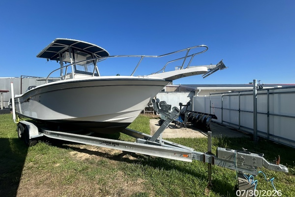 22' Grady-White starboard forward profile