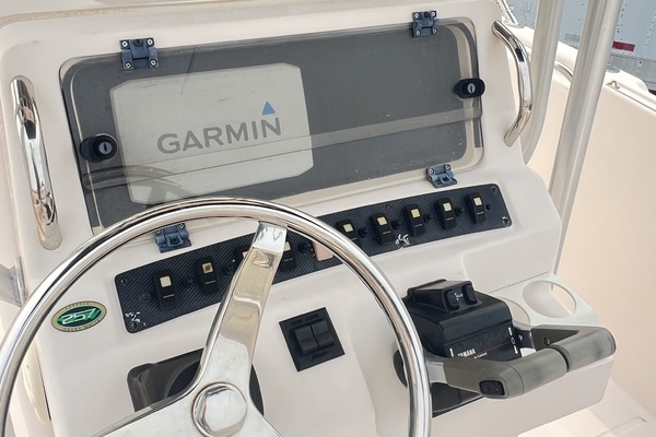 22' Grady-White helm4