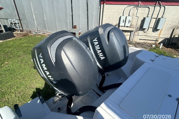 22' Grady-White outboards1