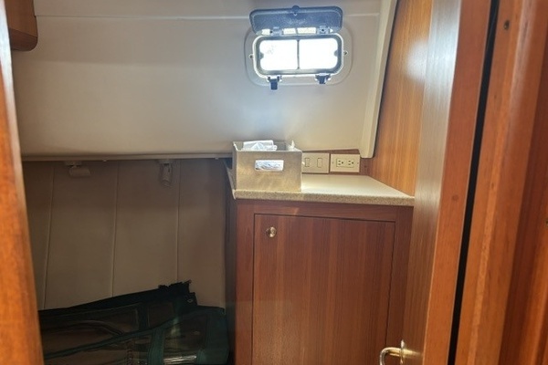 PEREGRINE 39ft Mainship Yacht For Sale