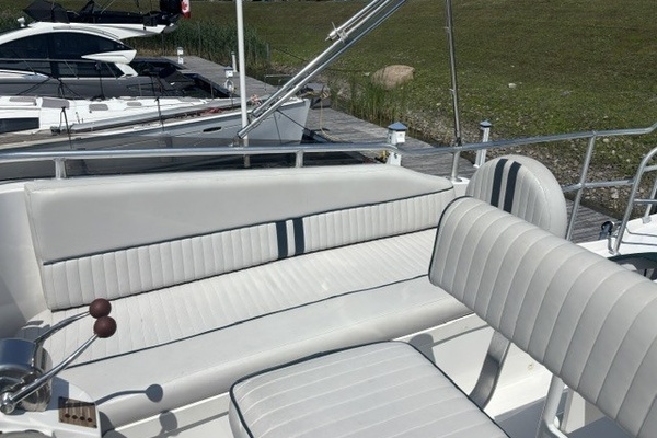 PEREGRINE 39ft Mainship Yacht For Sale