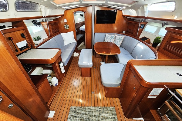 Elixir 43ft Beneteau Yacht For Sale