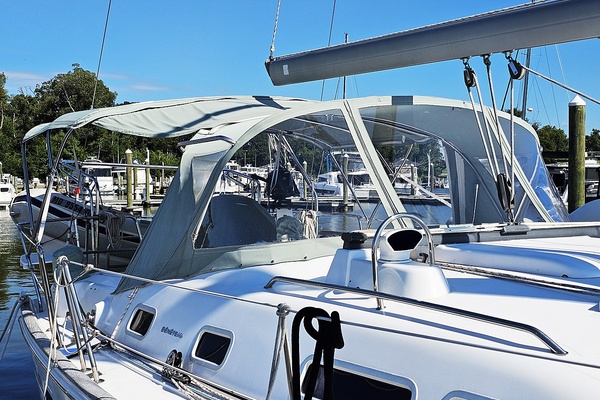 Elixir 43ft Beneteau Yacht For Sale