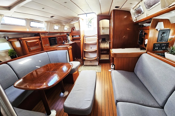 Elixir 43ft Beneteau Yacht For Sale