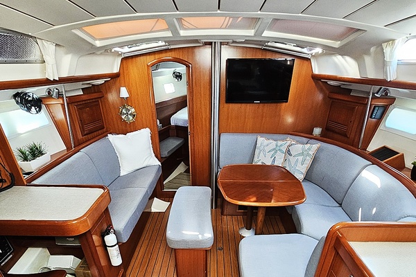 Elixir 43ft Beneteau Yacht For Sale