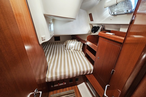 Elixir 43ft Beneteau Yacht For Sale