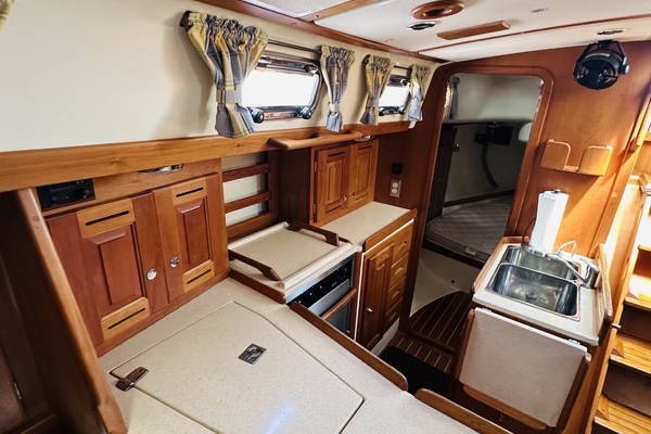 37ft Tartan Yacht For Sale