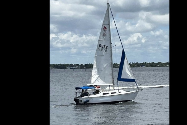 Sharon 25ft Catalina Yacht For Sale