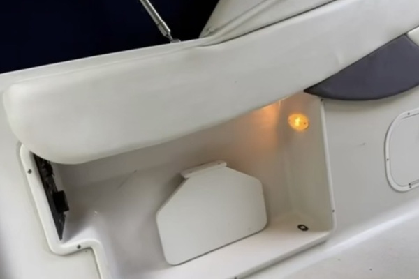 27ft Four Winns Yacht For Sale