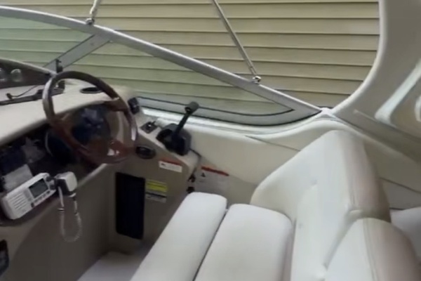 27ft Four Winns Yacht For Sale