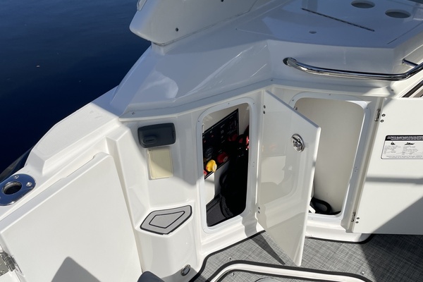 29ft Monterey Yacht For Sale