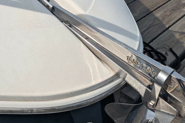 Escape II 28ft Larson Yacht For Sale