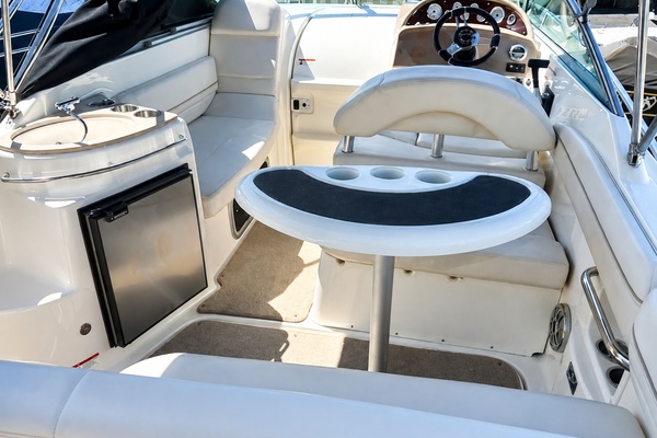 Escape II 28ft Larson Yacht For Sale
