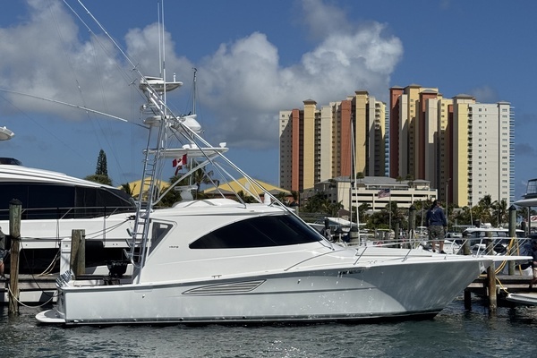 2020 Viking 44
