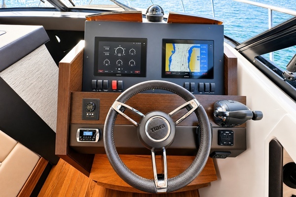 2016 Tiara Yachts 44