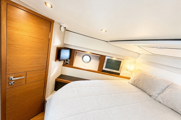 Living  The HighLife 44ft Tiara Yachts Yacht For Sale