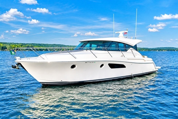 2016 Tiara Yachts 44