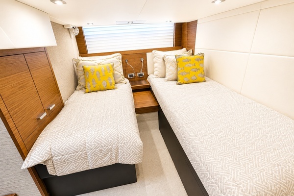 2016 Tiara Yachts 44