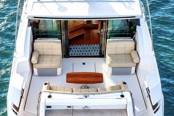 Living  The HighLife 44ft Tiara Yachts Yacht For Sale