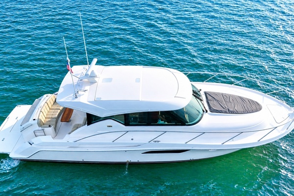 Living  The HighLife 44ft Tiara Yachts Yacht For Sale