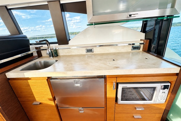 Living  The HighLife 44ft Tiara Yachts Yacht For Sale