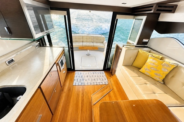 2016 Tiara Yachts 44